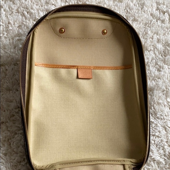 Louis Vuitton Excursion Bag - Picture 14 of 16